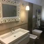 La Casa Di Chris Messina